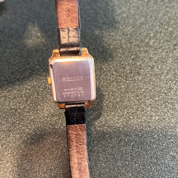 Woman’s Seiko Watch - Picture 2 of 3
